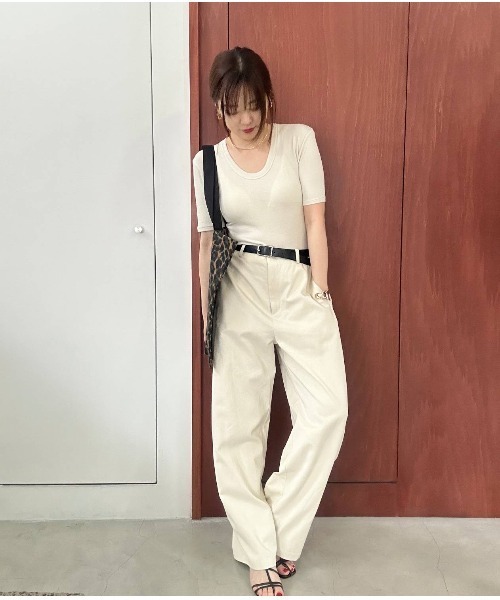 Henon.(ヘノン)の「Ketty カーブトラウザーパンツ(その他パンツ・レディース・アイボリー/グレー・38/36)」の16枚目の写真
