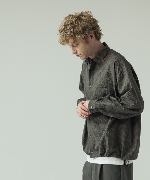 SLICK（スリック）の「【SLICK/スリック】Seersucker Gingham Check Drawstring Shirt/シアサッカー ギンガムチェック ドロストシャツ/レギュラーカラーシャツ（シャツ/ブラウス・メンズ・ブラック/ライトグレー/スミクロ・1/2/3）」の2枚目の写真