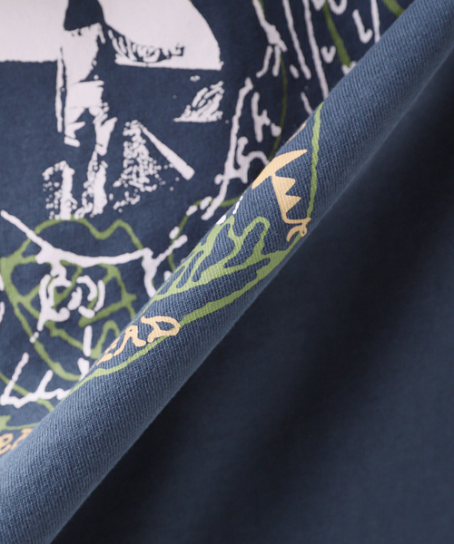 BRAIN DEAD（ブレインデット）の「BRAIN DEAD / ブレインデッド EARTH DEFENSE T-SHIRT（Tシャツ/カットソー・メンズ・ダークブルー・LARGE/MEDIUM）」の3枚目の写真