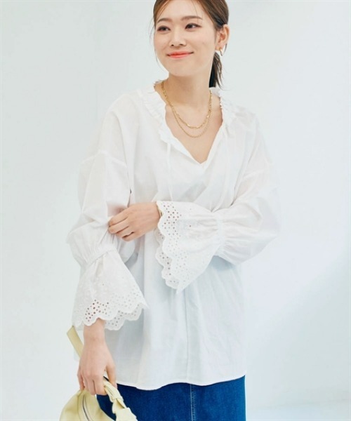 nissen(ニッセン)の「袖口スカラ刺しゅうレース衿フリルシャツチュニック(シャツ/ブラウス・レディース・ブラック/オフホワイト/イエロー・L/M/S/LL)」の1枚目の写真