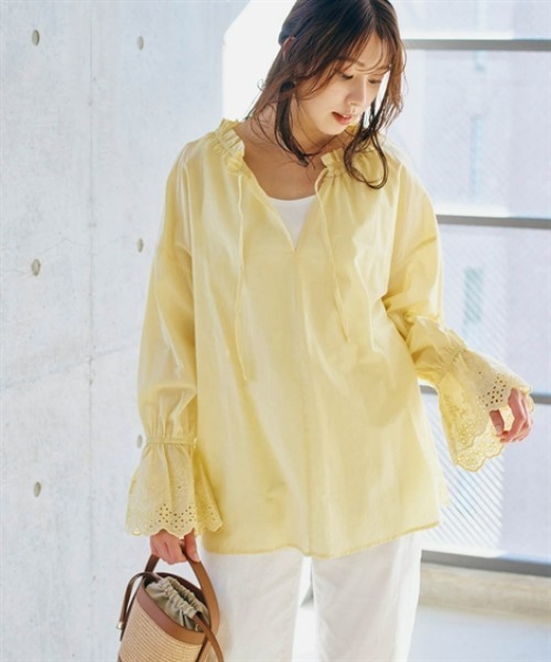 nissen(ニッセン)の「袖口スカラ刺しゅうレース衿フリルシャツチュニック(シャツ/ブラウス・レディース・ブラック/オフホワイト/イエロー・L/M/S/LL)」の3枚目の写真