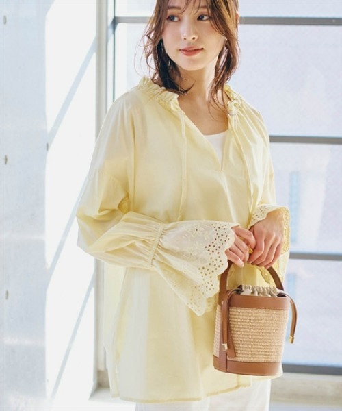 nissen(ニッセン)の「袖口スカラ刺しゅうレース衿フリルシャツチュニック(シャツ/ブラウス・レディース・ブラック/オフホワイト/イエロー・L/M/S/LL)」の4枚目の写真