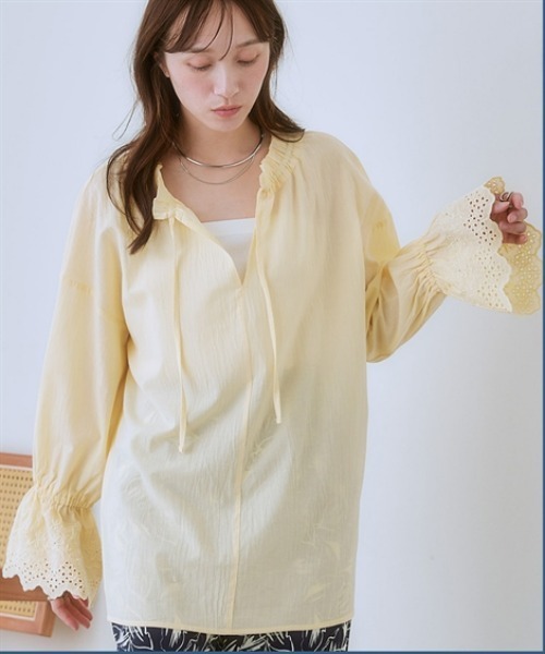 nissen(ニッセン)の「袖口スカラ刺しゅうレース衿フリルシャツチュニック(シャツ/ブラウス・レディース・ブラック/オフホワイト/イエロー・L/M/S/LL)」の9枚目の写真