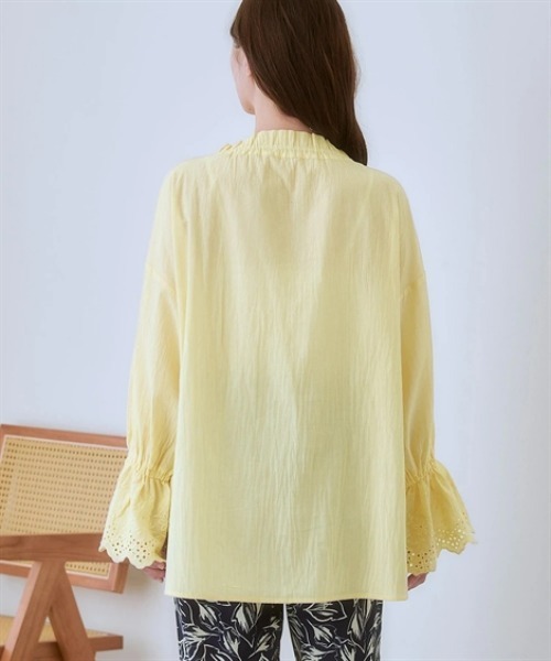 nissen(ニッセン)の「袖口スカラ刺しゅうレース衿フリルシャツチュニック(シャツ/ブラウス・レディース・ブラック/オフホワイト/イエロー・L/M/S/LL)」の22枚目の写真