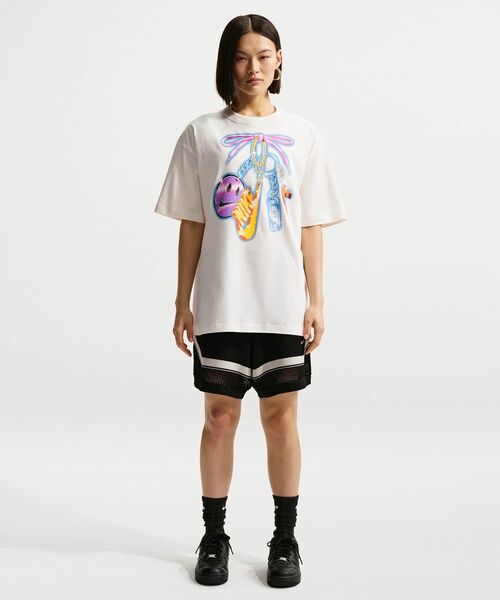 NIKE（ナイキ）の「ナイキ スポーツウェア クラシック ウィメンズ オーバーサイズド Tシャツ / Nike Sportswear Classic Women's Oversized T-Shirt IR7849-133 Sail（Tシャツ/カットソー・レディース・クリーム・L/M/S/XL/XS）」の4枚目の写真