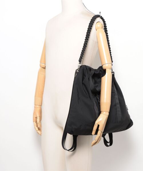 Doux archives（ドゥアルシーヴ）の「ナイロン３ＷＡＹスクエアトート（トートバッグ・レディース・ブラック/ベージュ・FREE）」の6枚目の写真