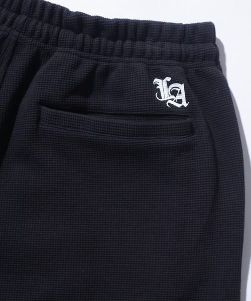 XLARGE（エクストララージ）の「OLD ENGLISH WAFFLE SHORT PANTS（その他パンツ・メンズ・ブラック/ホワイト/カモフラージュ/ネイビー・S/M/L/XL）」の6枚目の写真