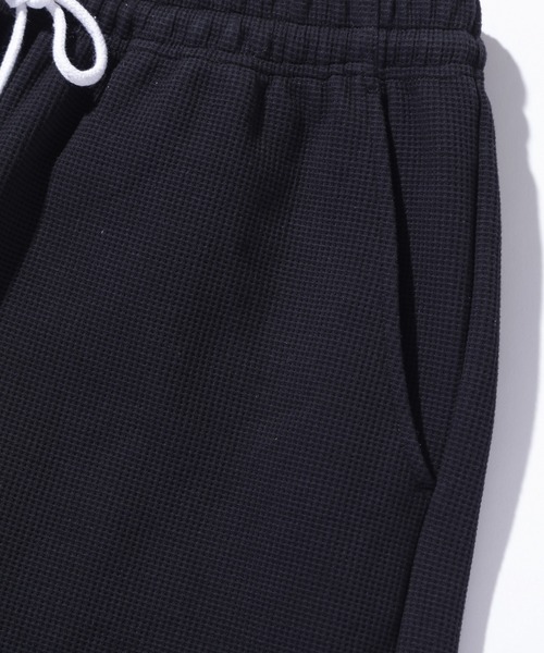 XLARGE（エクストララージ）の「OLD ENGLISH WAFFLE SHORT PANTS（その他パンツ・メンズ・ブラック/ホワイト/カモフラージュ/ネイビー・S/M/L/XL）」の5枚目の写真