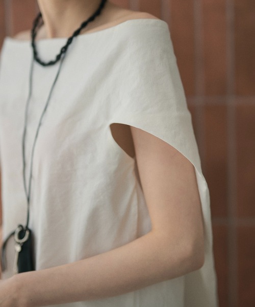 LAULEN（ローレン）の「cotton linen cape silhouette blouse /コットンリネン ケープシルエットブラウス（シャツ/ブラウス・レディース・ブラック/ホワイト・FREE）」の17枚目の写真