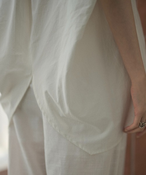 LAULEN（ローレン）の「cotton linen cape silhouette blouse /コットンリネン ケープシルエットブラウス（シャツ/ブラウス・レディース・ブラック/ホワイト・FREE）」の18枚目の写真