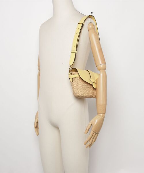 LAUREN RALPH LAUREN（ローレン ラルフ ローレン）の「ストローレザー スモール Lynden ショルダー バッグ（ショルダーバッグ・レディース・ナチュラル・ONE）」の2枚目の写真