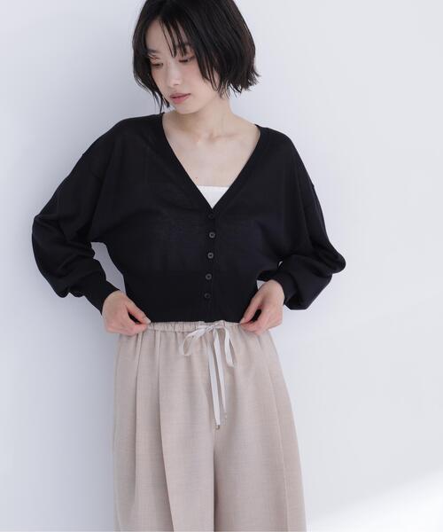 NATURAL BEAUTY BASIC(ナチュラルビューティーベーシック)の「【ちょうど、いい服】さらりと、涼しげ麻混カーディガン(カーディガン/ボレロ・レディース・ブラック/オフホワイト/ラベンダー/ネイビー/ベージュ・フリ-)」の10枚目の写真