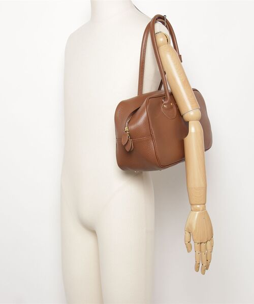 YOUNG&OLSEN The DRYGOODS STORE(ヤングアンドオルセン)の「【YOUNG&OLSEN The DRYGOODS STORE 】ヤングアンドオルセン/ EMBOSSED LEATHER STUDENT M(トートバッグ・レディース・ブラック/ブラウン・FREE)」の3枚目の写真