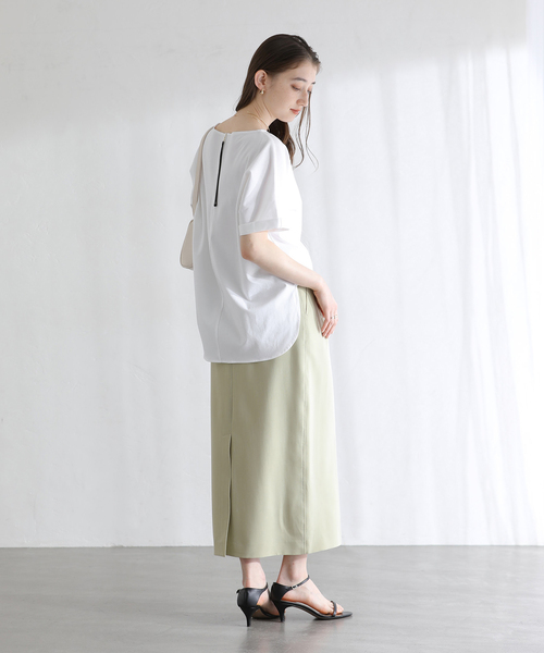 La TOTALITE(ラトータリテ)の「【洗える】高機能カーブヘムプルオーバー(Tシャツ/カットソー・レディース・ブラック/ベージュ/ホワイト・FREE)」の13枚目の写真