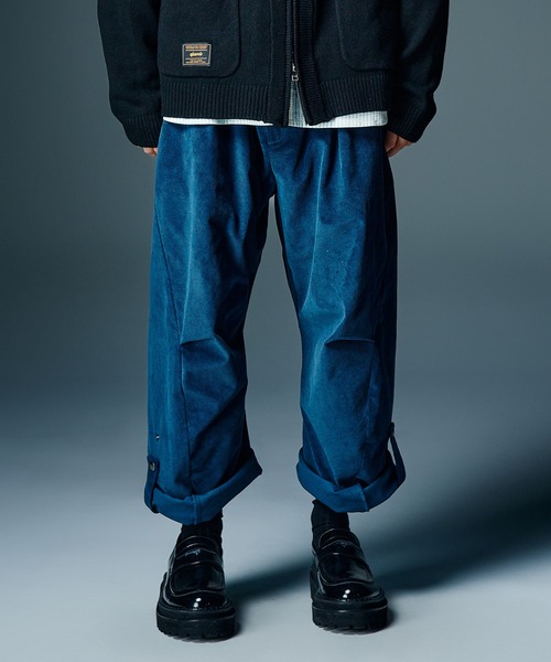 glamb（グラム）の「Corduroy Barrel Pants / コーデュロイバレルパンツ（その他パンツ・メンズ・ブラック/ブルー・S/M/L）」の2枚目の写真