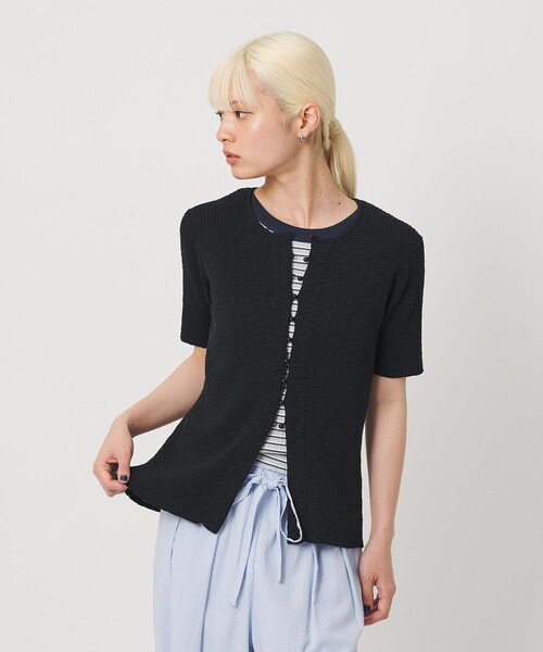 BEAUTY&YOUTH UNITED ARROWS(ビューティーアンドユースユナイテッドアローズ)の「麻ブレンド スラブ フロントボタン ショートスリーブ カーディガン ウォッシャブル(カーディガン/ボレロ・レディース・オフホワイト/ライトブルー/ブラック・FREE)」の3枚目の写真
