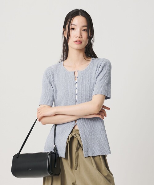 BEAUTY&YOUTH UNITED ARROWS(ビューティーアンドユースユナイテッドアローズ)の「麻ブレンド スラブ フロントボタン ショートスリーブ カーディガン ウォッシャブル(カーディガン/ボレロ・レディース・オフホワイト/ライトブルー/ブラック・FREE)」の19枚目の写真