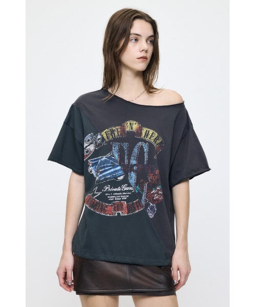 MOUSSY(マウジー)の「REMAKE LIKE ONE SHOULDER Tシャツ(Tシャツ/カットソー・レディース・オフホワイト/レッド/ブルー/ライトブラック・FREE)」の22枚目の写真