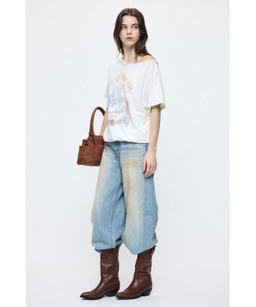 MOUSSY(マウジー)の「REMAKE LIKE ONE SHOULDER Tシャツ(Tシャツ/カットソー・レディース・オフホワイト/レッド/ブルー/ライトブラック・FREE)」の11枚目の写真