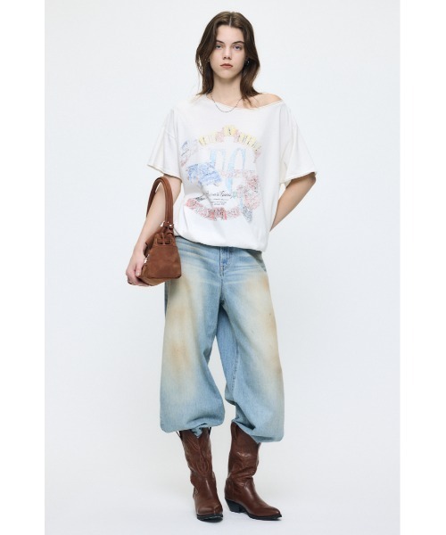 MOUSSY(マウジー)の「REMAKE LIKE ONE SHOULDER Tシャツ(Tシャツ/カットソー・レディース・オフホワイト/レッド/ブルー/ライトブラック・FREE)」の10枚目の写真