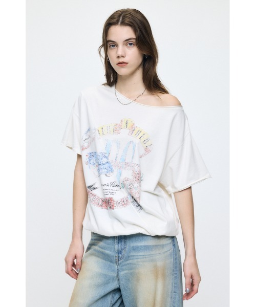 MOUSSY(マウジー)の「REMAKE LIKE ONE SHOULDER Tシャツ(Tシャツ/カットソー・レディース・オフホワイト/レッド/ブルー/ライトブラック・FREE)」の9枚目の写真