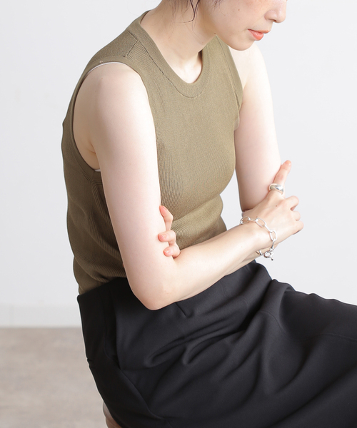 journal standard L'essage(ジャーナルスタンダードレサージュ)の「ニットリブタンクトップ(タンクトップ・レディース・ブラック/ベージュ・FREE)」の2枚目の写真