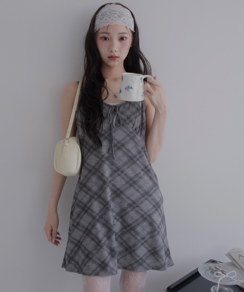 JUMELLE(ジュメロ)の「バイアスチェックキャミワンピ(ワンピース・レディース・グレー・MEDIUM)」の9枚目の写真