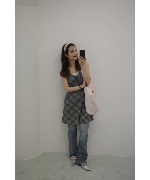 JUMELLE(ジュメロ)の「バイアスチェックキャミワンピ(ワンピース・レディース・グレー・MEDIUM)」の2枚目の写真