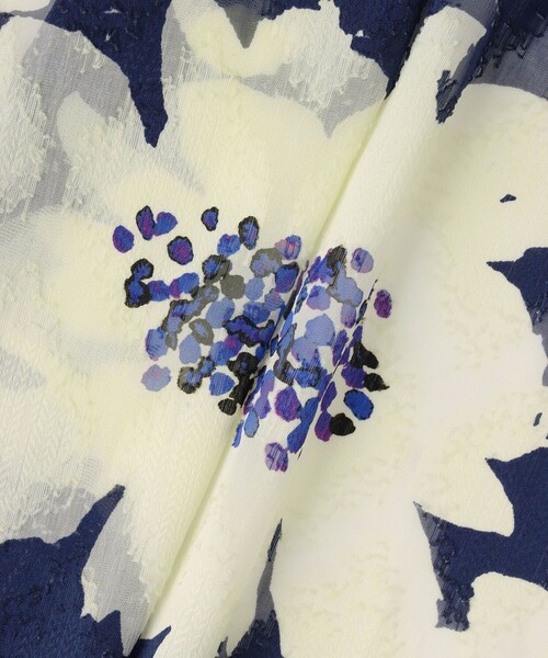 allureville（アルアバイル）の「◇BIG FLOWER シアードレス（ワンピース・レディース・ネイビー/ベージュ・2/1）」の11枚目の写真