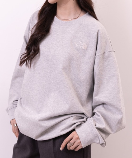 THE NORTH FACE(ザノースフェイス)の「THE NORTH FACE(ザ・ノースフェイス)/ワンポイント ロゴ刺繍 スウェット/M'S CORE SWEATSHIRTS(スウェット・レディース・グレー/ブラック/サンドベージュ/ライトブルー・M/XXL/L/XL)」の2枚目の写真
