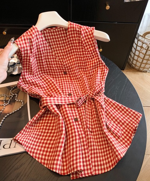 LUCPY(ラクピー)の「ギンガムチェックベルト付きペプラムブラウス(シャツ/ブラウス・レディース・レッド・LARGE/MEDIUM/SMALL)」の1枚目の写真