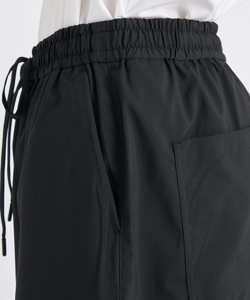 WHITE MOUNTAINEERING(ホワイトマウンテニアリング)の「【White Mountaineering】WIDE SHORT PANTS(その他パンツ・メンズ・ネイビー/ブラック・1/2)」の8枚目の写真
