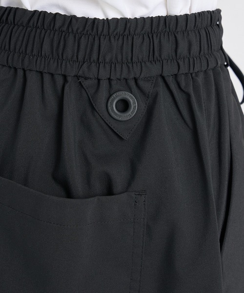 WHITE MOUNTAINEERING(ホワイトマウンテニアリング)の「【White Mountaineering】WIDE SHORT PANTS(その他パンツ・メンズ・ネイビー/ブラック・1/2)」の10枚目の写真