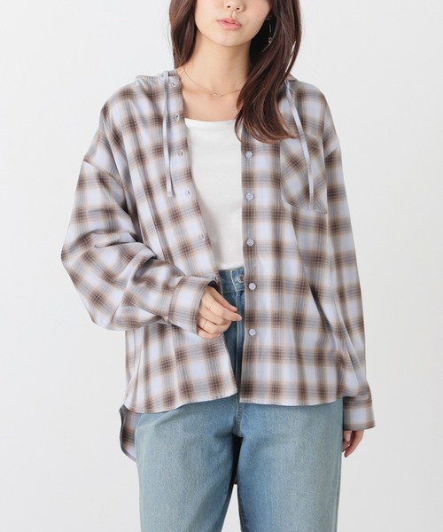 Honeys(ハニーズ)の「フード付チェックシャツ(シャツ/ブラウス・レディース・ベージュ系その他2/ブルー系その他3/ホワイト系その他2/レッド系その他2/ブラウン系その他2・L/S/M/LL)」の5枚目の写真
