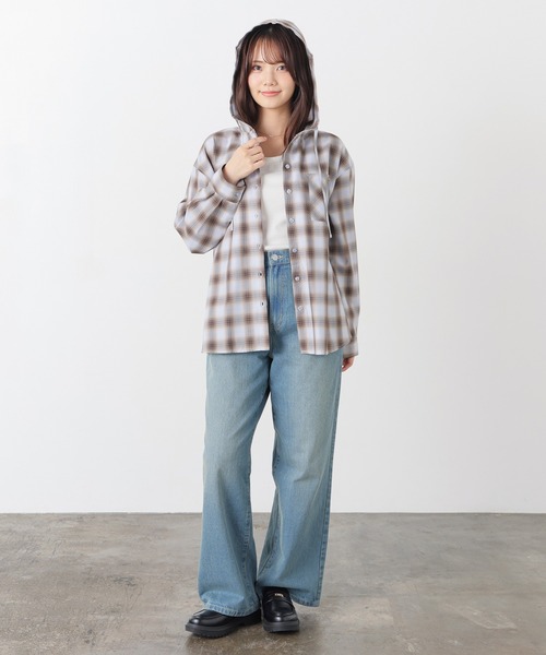 Honeys(ハニーズ)の「フード付チェックシャツ(シャツ/ブラウス・レディース・ベージュ系その他2/ブルー系その他3/ホワイト系その他2/レッド系その他2/ブラウン系その他2・L/S/M/LL)」の18枚目の写真