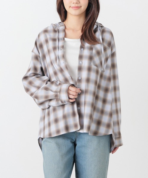 Honeys(ハニーズ)の「フード付チェックシャツ(シャツ/ブラウス・レディース・ベージュ系その他2/ブルー系その他3/ホワイト系その他2/レッド系その他2/ブラウン系その他2・L/S/M/LL)」の20枚目の写真