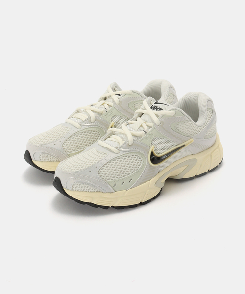 NIKE（ナイキ）の「NIKE/ナイキ ウィメンズV5 RNR（スニーカー・レディース・ブラック/アイボリー・24cm/23.5cm/25cm/24.5cm/23cm）」の2枚目の写真