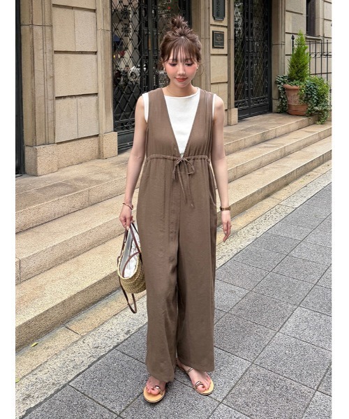 fifth(フィフス)の「【とらまめセレクト】胸元切り替え麻混ロンパース(つなぎ/オールインワン・レディース・ネイビー/ブラウン・XS/M)」の2枚目の写真
