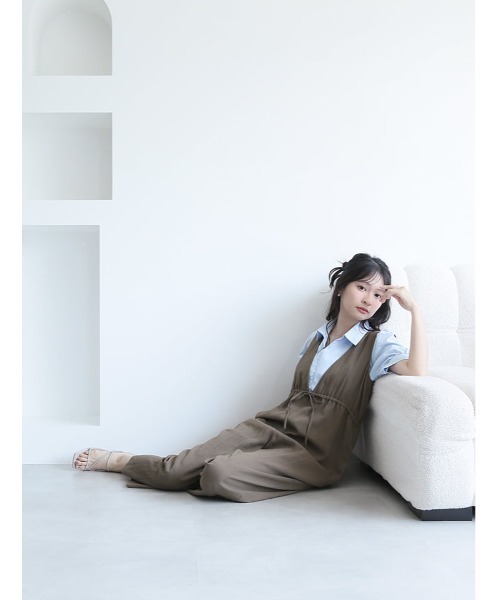 fifth(フィフス)の「【とらまめセレクト】胸元切り替え麻混ロンパース(つなぎ/オールインワン・レディース・ネイビー/ブラウン・XS/M)」の17枚目の写真