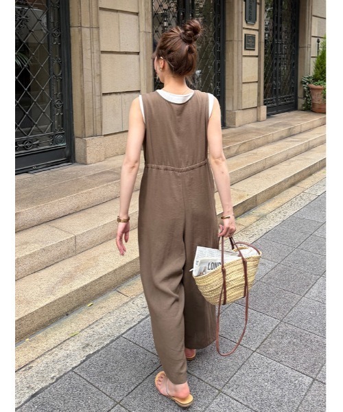 fifth(フィフス)の「【とらまめセレクト】胸元切り替え麻混ロンパース(つなぎ/オールインワン・レディース・ネイビー/ブラウン・XS/M)」の4枚目の写真