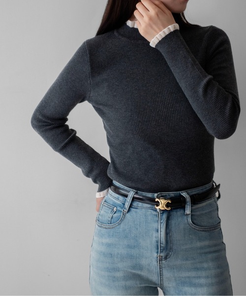 on:nue(オンニュ)の「【on:nue】シアーフリルハイネックリブニット /26-27 AW COLLECTION(ニット/セーター・レディース・グレー/ブラック・FREE)」の6枚目の写真