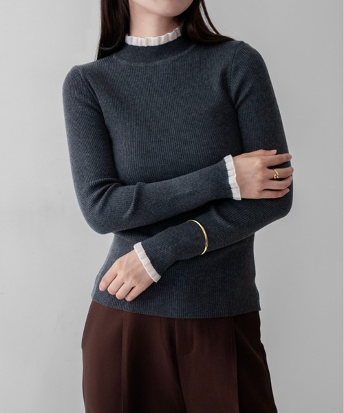 on:nue(オンニュ)の「【on:nue】シアーフリルハイネックリブニット /26-27 AW COLLECTION(ニット/セーター・レディース・グレー/ブラック・FREE)」の11枚目の写真