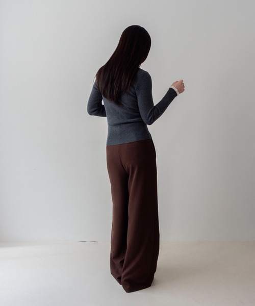 on:nue(オンニュ)の「【on:nue】シアーフリルハイネックリブニット /26-27 AW COLLECTION(ニット/セーター・レディース・グレー/ブラック・FREE)」の17枚目の写真