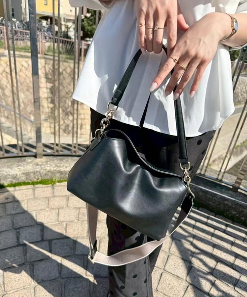 UNITED BASE（ユナイテッドベース）の「【Yuko】コラボ 上品な印象のショルダーバッグ（ショルダーバッグ・レディース・ブラック/ブラウン・FREE）」の5枚目の写真
