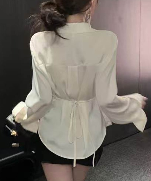 CHUN CHUN NOTES(チュンチュンノーツ)の「斜めボタンダウンシャツ 韓国風やさしく細見えする長袖トップス(シャツ/ブラウス・レディース・ベージュ・M)」の16枚目の写真