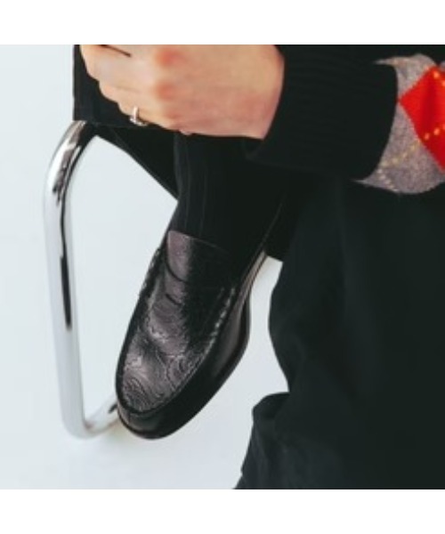 CONZ(コンズ)の「EMBOSSED LOAFERS BLACK PAISLEY(ローファー・メンズ・ブラック・25/25.5/26/26.5/27)」の2枚目の写真