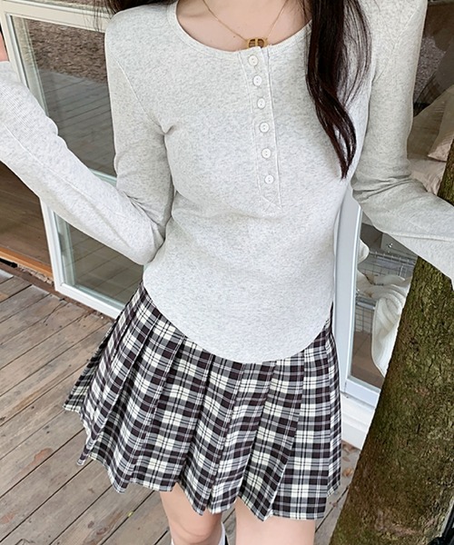 2ly2（トゥーリートゥー）の「ヘンリーネックリブトップス / 長袖 リブカットソー スリムフィット（Tシャツ/カットソー・レディース・ホワイト/ブラック/ブラウン/グレー・FREE）」の19枚目の写真