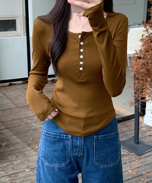2ly2（トゥーリートゥー）の「ヘンリーネックリブトップス / 長袖 リブカットソー スリムフィット（Tシャツ/カットソー・レディース・ホワイト/ブラック/ブラウン/グレー・FREE）」の22枚目の写真