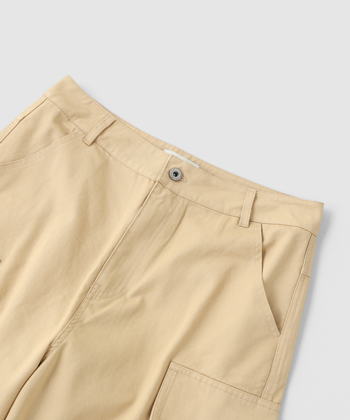 WISM（ウィズム）の「Liju / リジュ Gallery 6POCKET FLAP CARGO SHORTS（その他パンツ・メンズ・ブラック/ベージュ・LARGE/MEDIUM）」の7枚目の写真