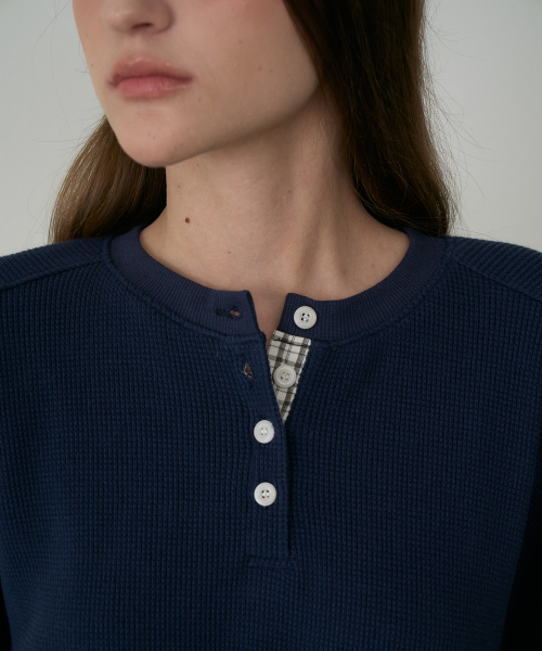 DEHEVE（デヘヴェ）の「Check Henley-neck Sweatshirt [Navy]（スウェット・レディース・ネイビー・OS）」の13枚目の写真